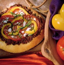 Medalhão de filé mignon ao molho cheddar